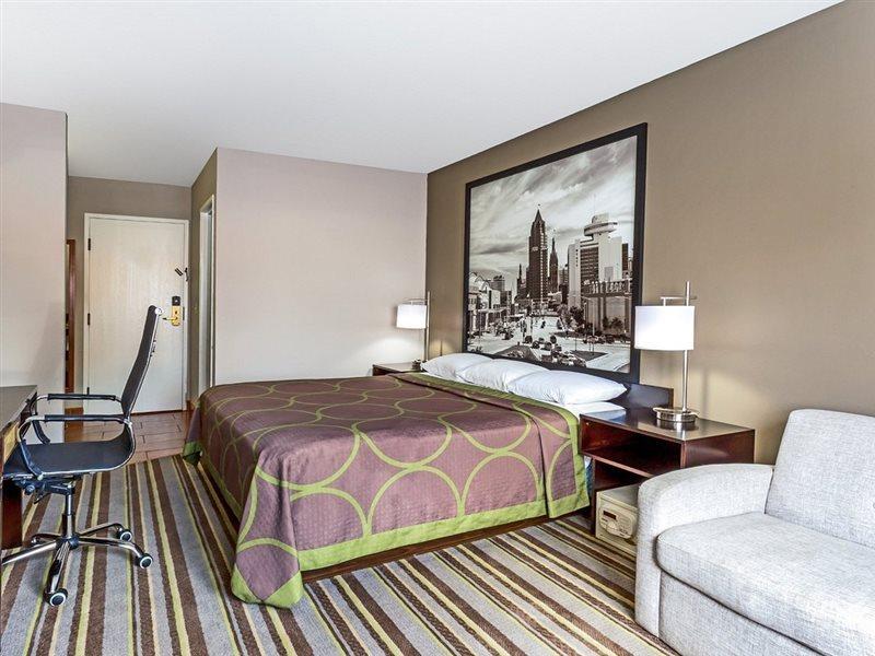 Delavan Inn And Suites Екстериор снимка